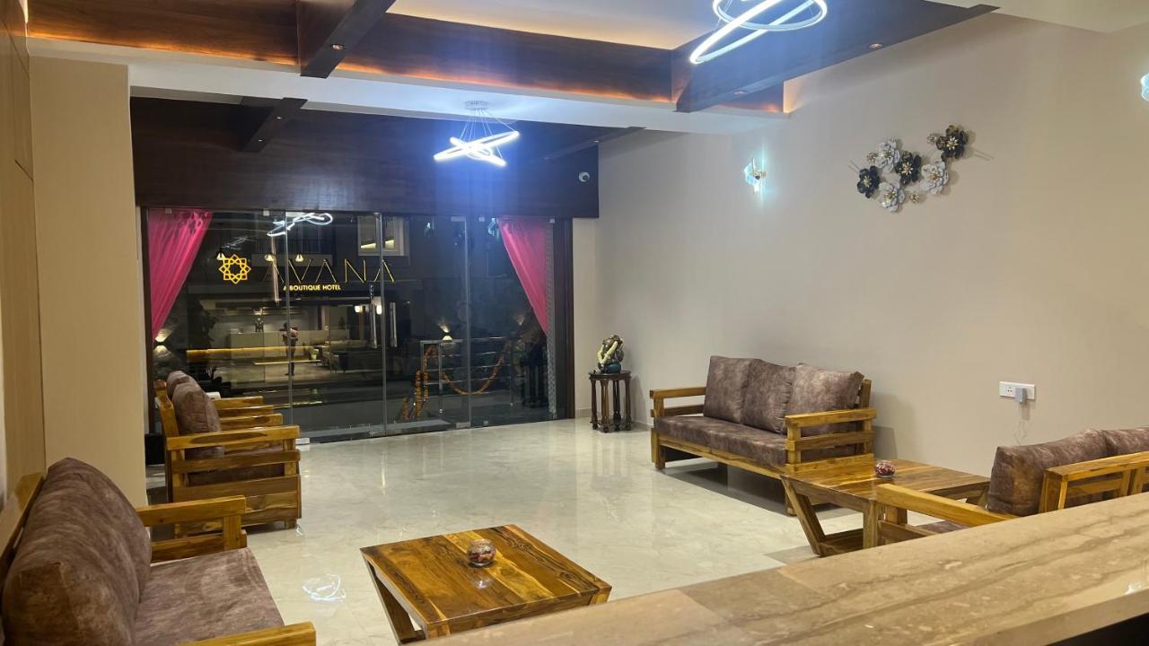 Hotel Ceasta, Beside Us Consulate Hyderabad, Gachibowli Gundipet Екстер'єр фото