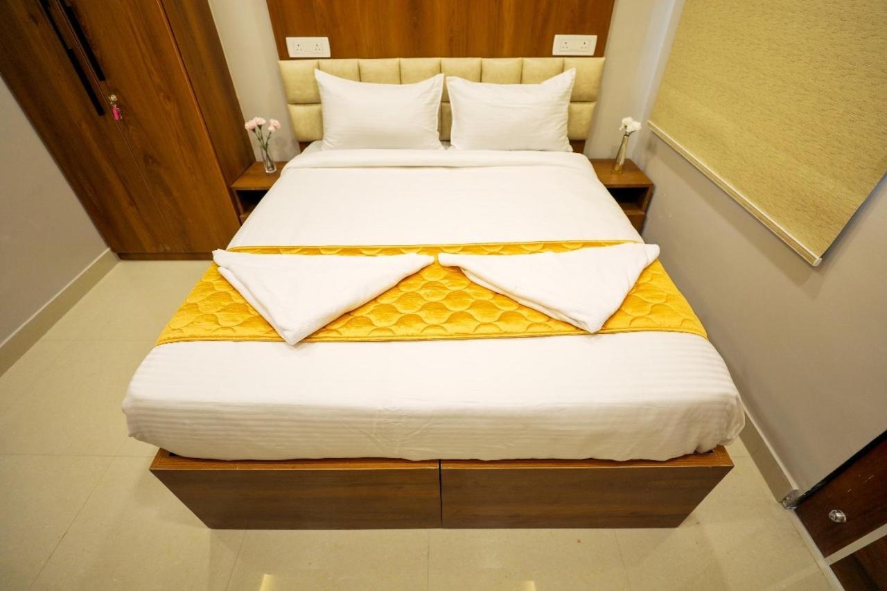 Hotel Ceasta, Beside Us Consulate Hyderabad, Gachibowli Gundipet Екстер'єр фото