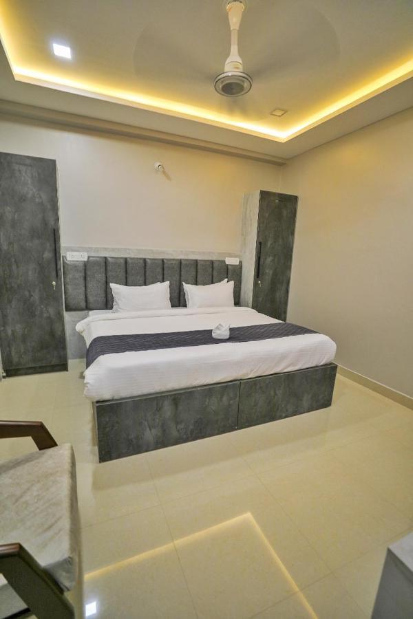 Hotel Ceasta, Beside Us Consulate Hyderabad, Gachibowli Gundipet Екстер'єр фото