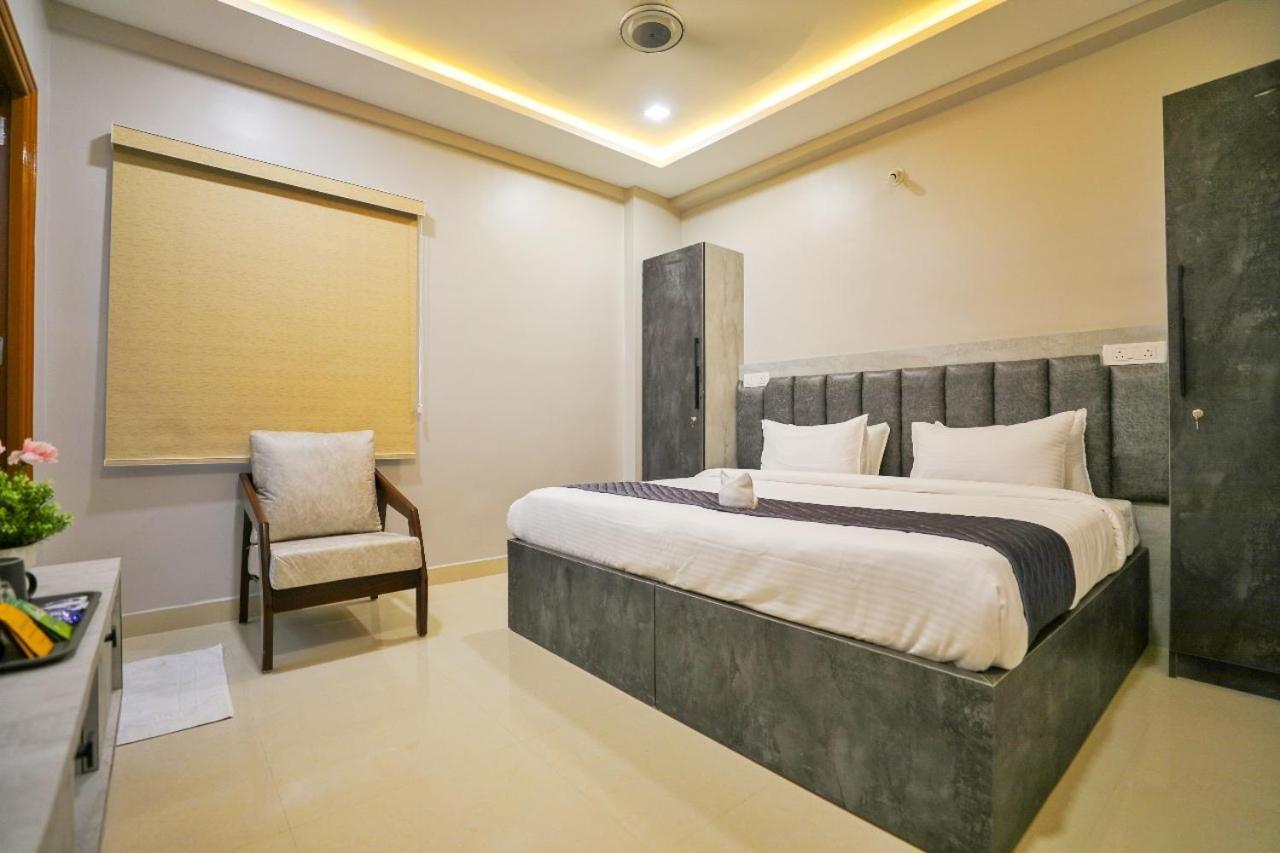 Hotel Ceasta, Beside Us Consulate Hyderabad, Gachibowli Gundipet Екстер'єр фото