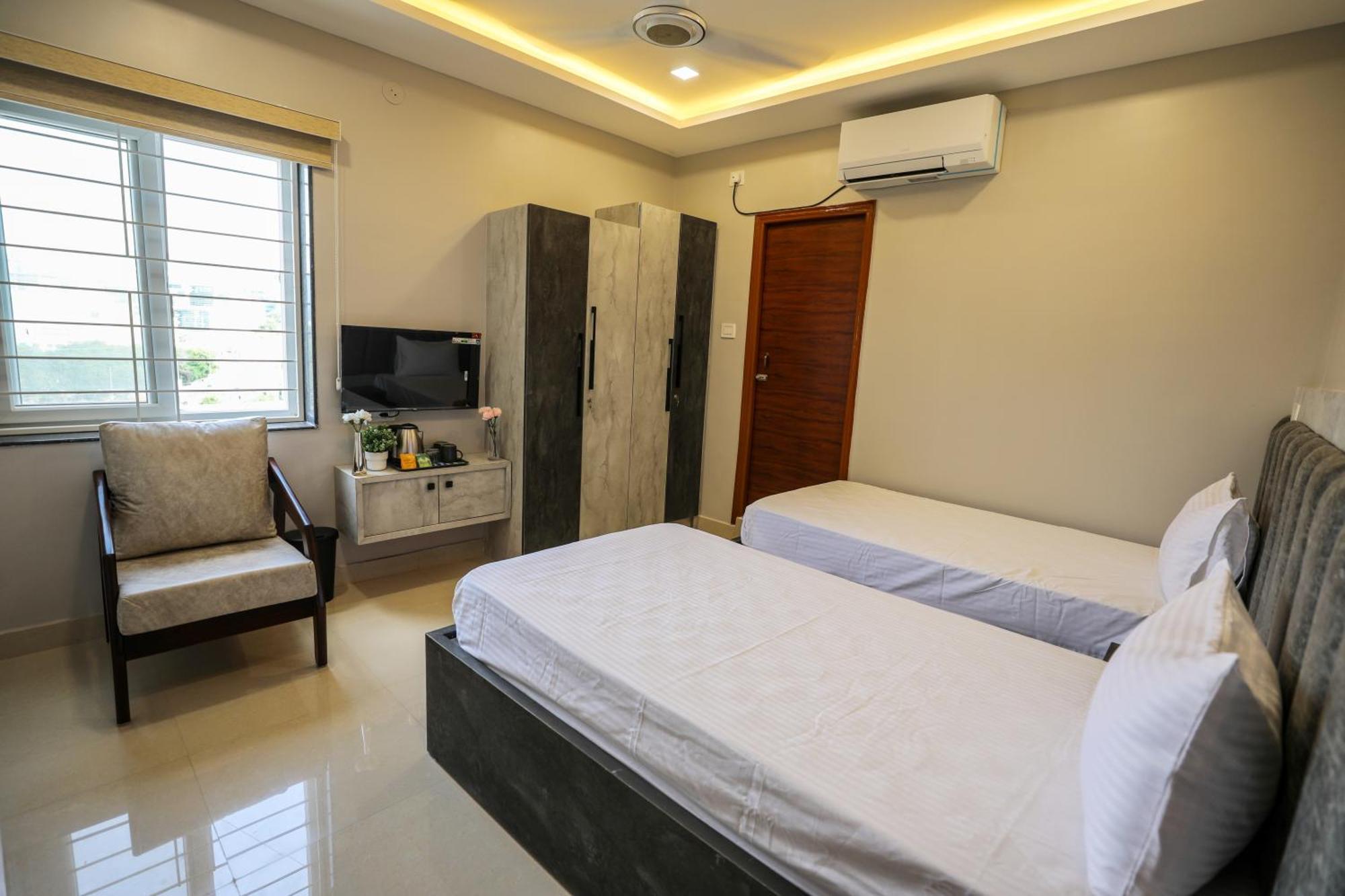 Hotel Ceasta, Beside Us Consulate Hyderabad, Gachibowli Gundipet Екстер'єр фото