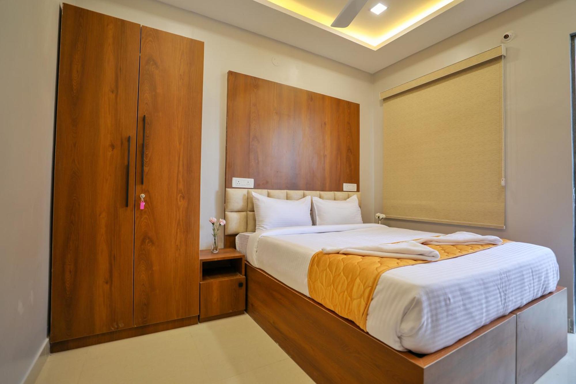 Hotel Ceasta, Beside Us Consulate Hyderabad, Gachibowli Gundipet Екстер'єр фото